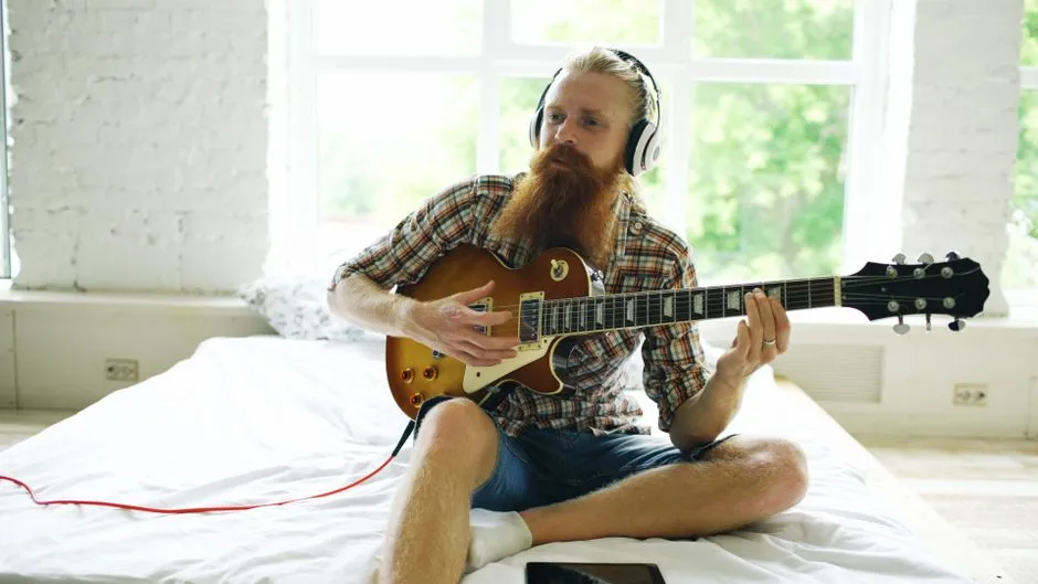 How to Read Guitar Tabs: Lines, Frets and Rhythm